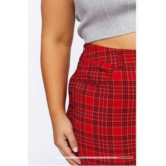 Forever 21 Plus Size Plaid Mid-Rise Flare Pants - Picture 11 of 13